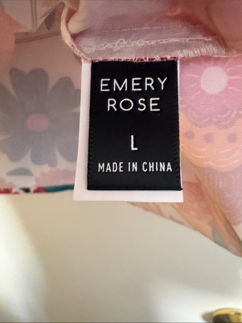 Emory Rose floral flutter sleeve top. - Picture 4 of 4